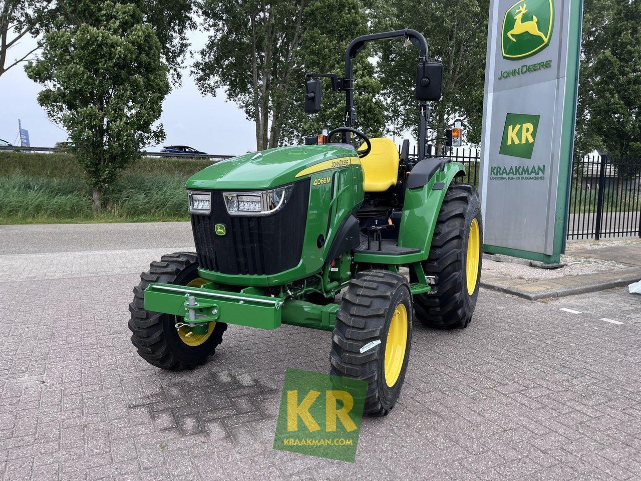 4066M John Deere - Mini trator: foto 2 4066M John Deere - Mini trator: foto 2