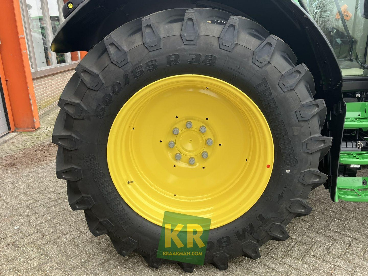 Trator novo 6100M John Deere: foto 9