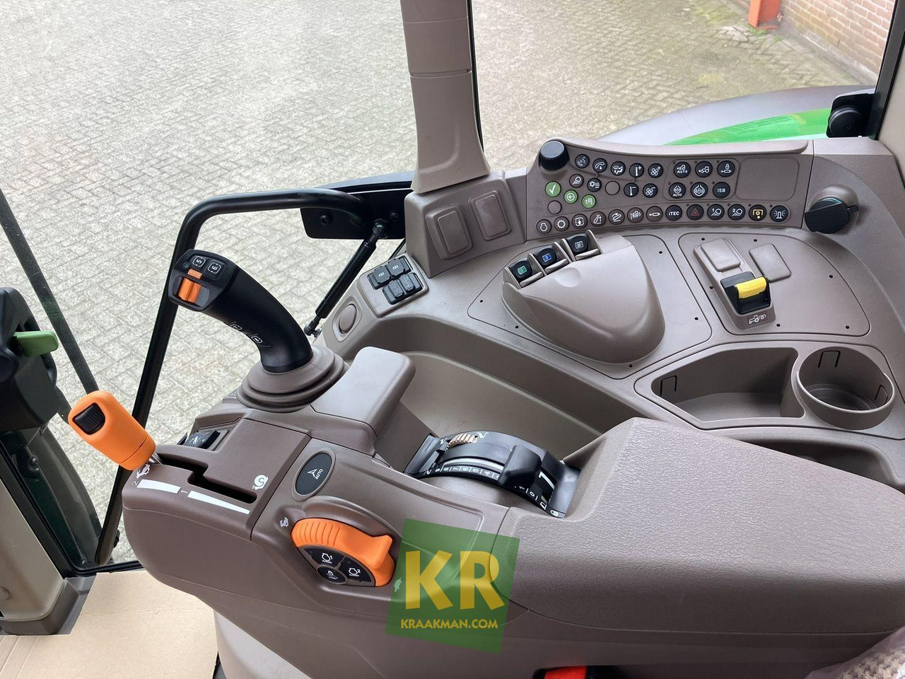Trator novo 6100M John Deere: foto 13