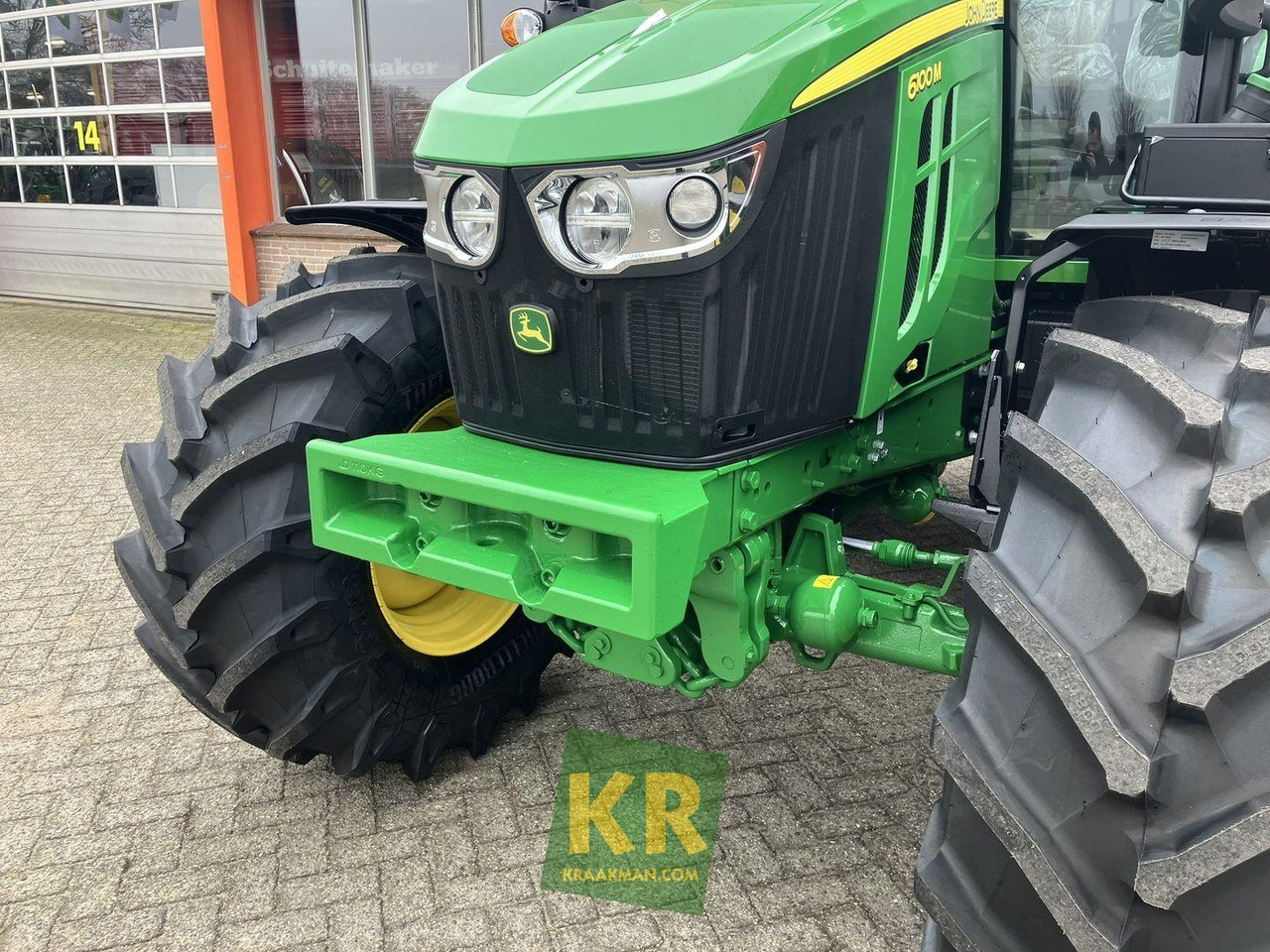 Trator novo 6100M John Deere: foto 7