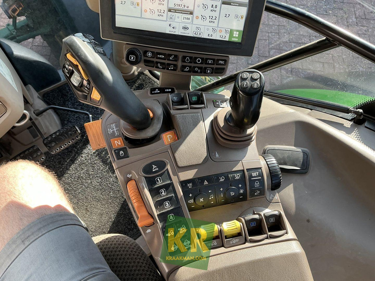 6130R John Deere - Trator: foto 1 6130R John Deere - Trator: foto 1