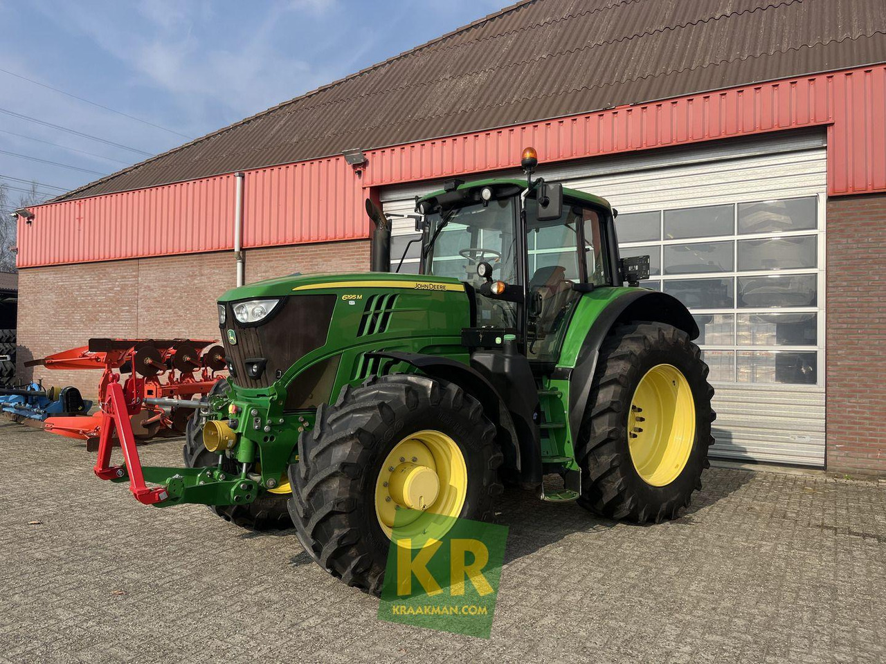 6195M John Deere - Trator: foto 1 6195M John Deere - Trator: foto 1