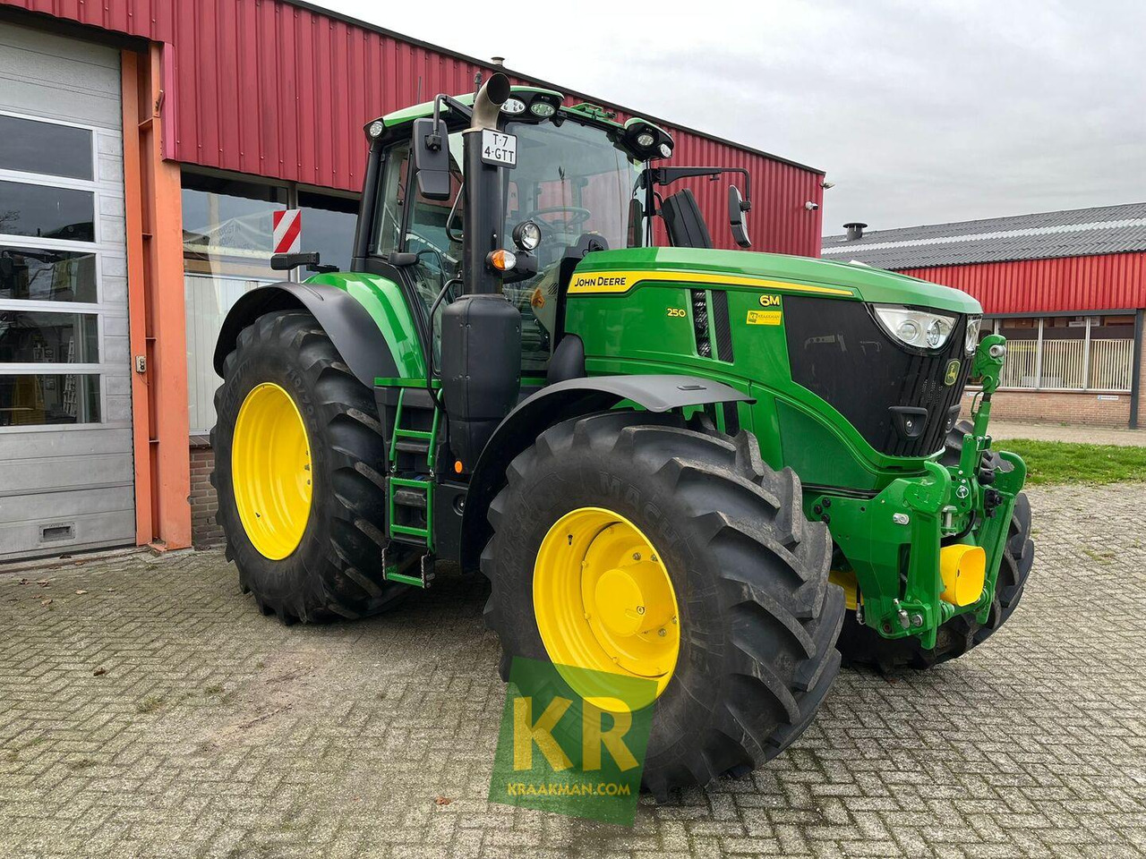 6M 250 John Deere - Trator: foto 1 6M 250 John Deere - Trator: foto 1