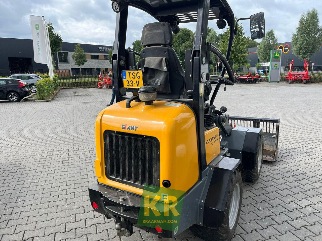 Carregadora articulada Giant D332: foto 10