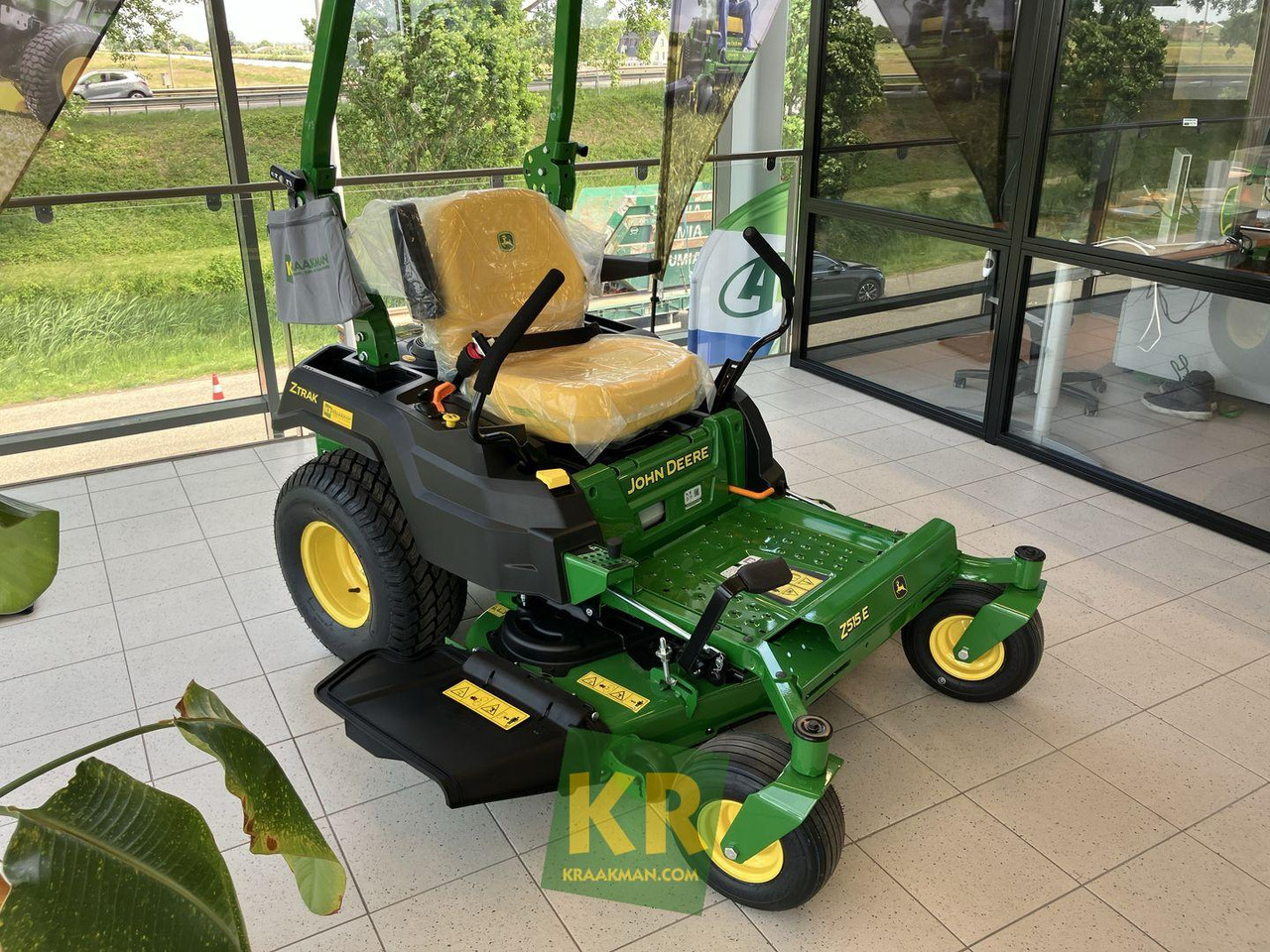 John Deere Z515E ZEROTURN - Cortador de grama: foto 2 John Deere Z515E ZEROTURN - Cortador de grama: foto 2