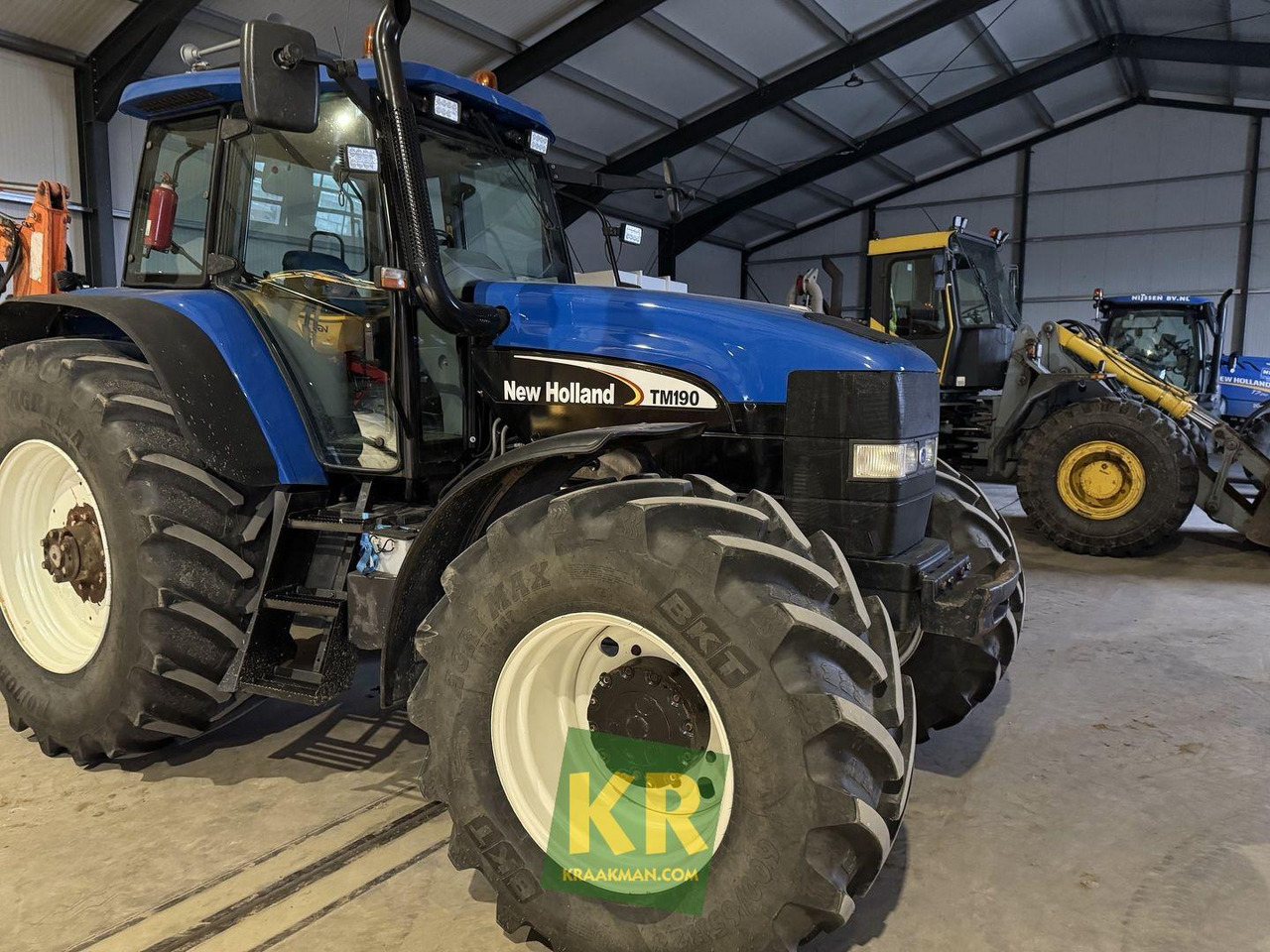 TM190 New Holland - Trator: foto 1 TM190 New Holland - Trator: foto 1
