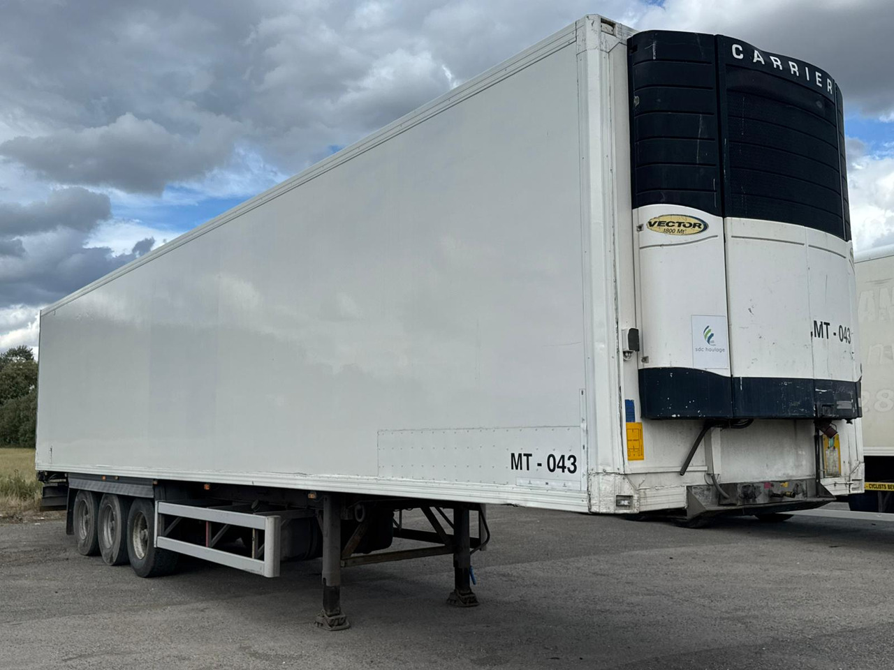 Gray and Adams 2005 Vector 1800 MT – MT-043 - Semi-reboque frigorífico: foto 1 Gray and Adams 2005 Vector 1800 MT – MT-043 - Semi-reboque frigorífico: foto 1