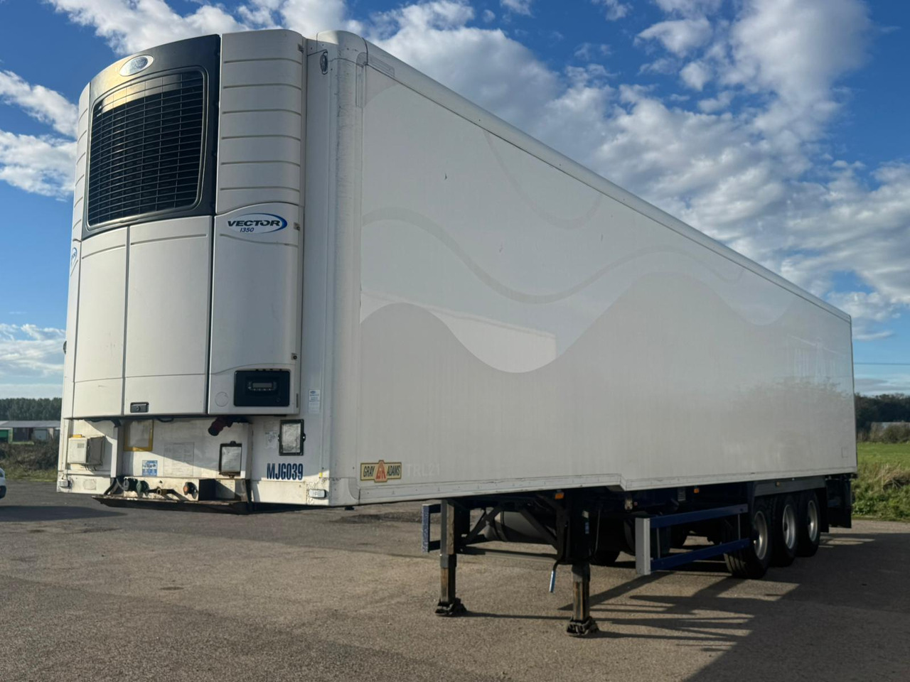Gray and Adams 2016 Vector 1350 – MJG039 - Semi-reboque frigorífico: foto 1 Gray and Adams 2016 Vector 1350 – MJG039 - Semi-reboque frigorífico: foto 1
