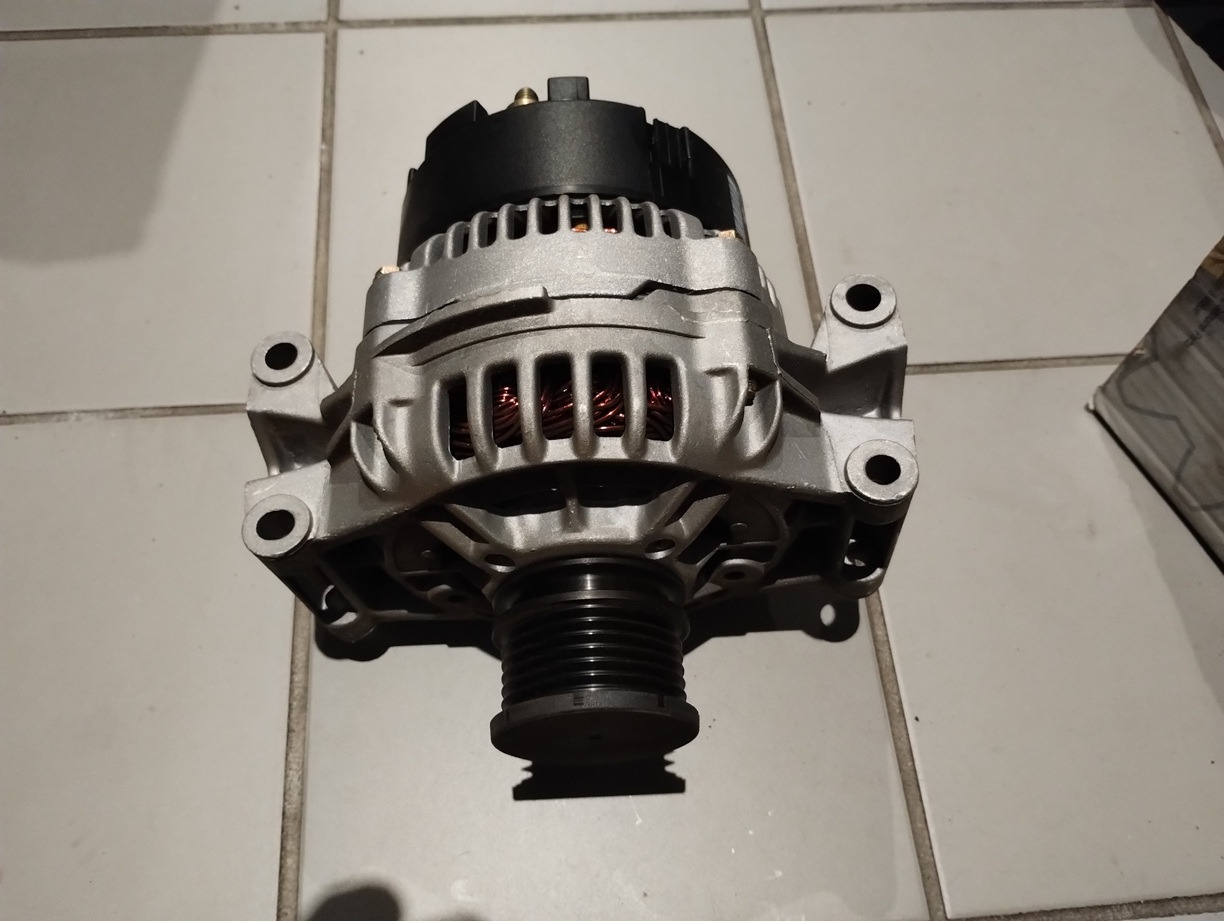 Alternator Mercedes 0111540602 0123320065 90A BOSCH SPRINTER 901 902 903 904 C KLASA - Alternador por Ônibus: foto 1 Alternator Mercedes 0111540602 0123320065 90A BOSCH SPRINTER 901 902 903 904 C KLASA - Alternador por Ônibus: foto 1