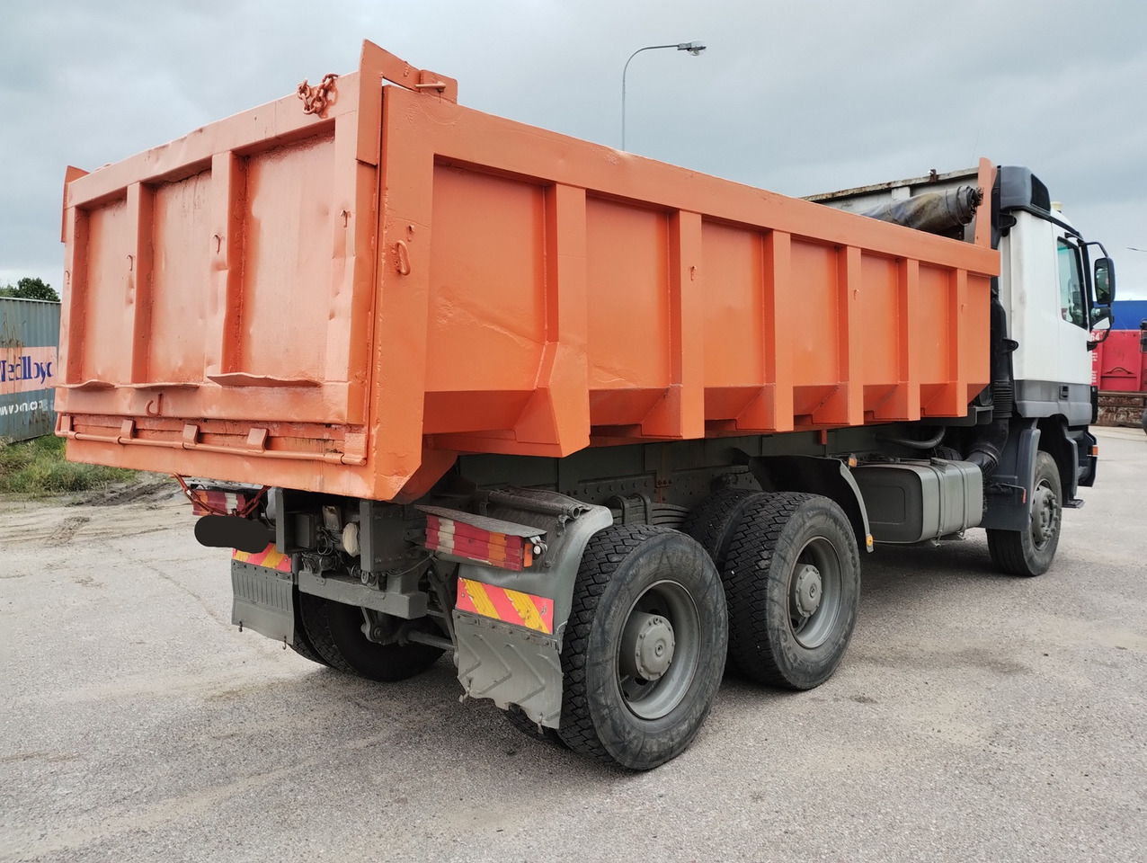 MERCEDES-BENZ Actros 3335 6x4 - Camião basculante: foto 3 MERCEDES-BENZ Actros 3335 6x4 - Camião basculante: foto 3