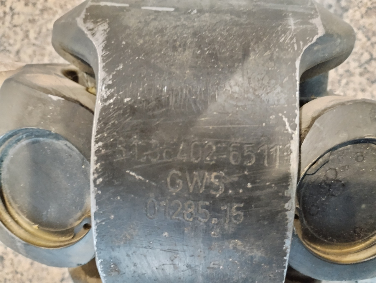 MAN PÓŁOŚ NAPĘDOWA DRIVE SHAFT MAN F90 F2000 TGA 4X4 6X6 8X6 8X8 81364026511 81364029511 - Peça de reposição: foto 2 MAN PÓŁOŚ NAPĘDOWA DRIVE SHAFT MAN F90 F2000 TGA 4X4 6X6 8X6 8X8 81364026511 81364029511 - Peça de reposição: foto 2