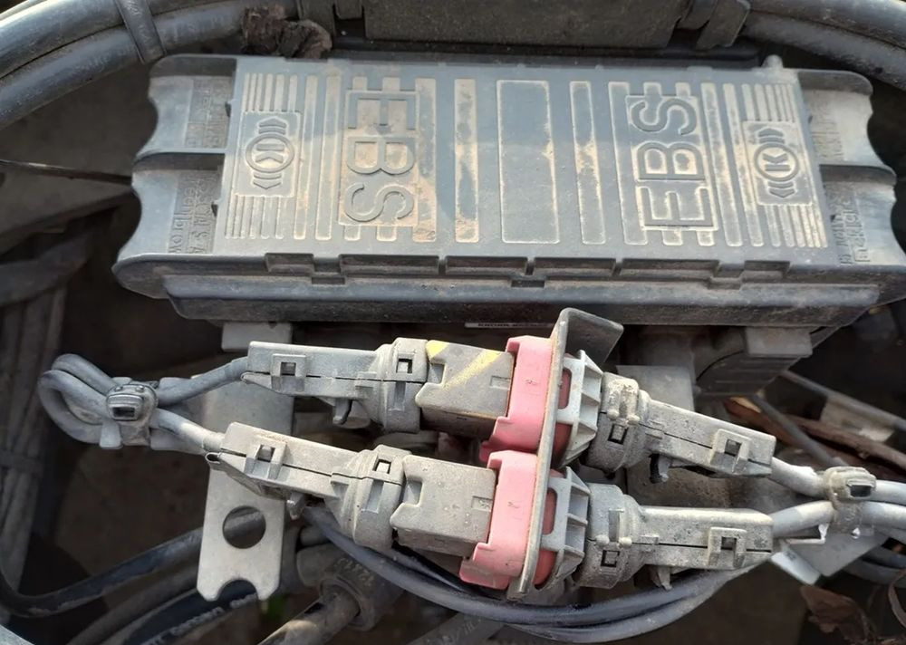 Zawór EBS Modulator Knorr VOLVO FH 2023 22225552 - Sistema elétrico por Camião: foto 1 Zawór EBS Modulator Knorr VOLVO FH 2023 22225552 - Sistema elétrico por Camião: foto 1