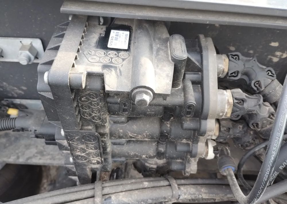 Zawór ECAS VOLVO FH500 FH550 6x4 21133934 2023 - Sistema elétrico por Camião: foto 1 Zawór ECAS VOLVO FH500 FH550 6x4 21133934 2023 - Sistema elétrico por Camião: foto 1