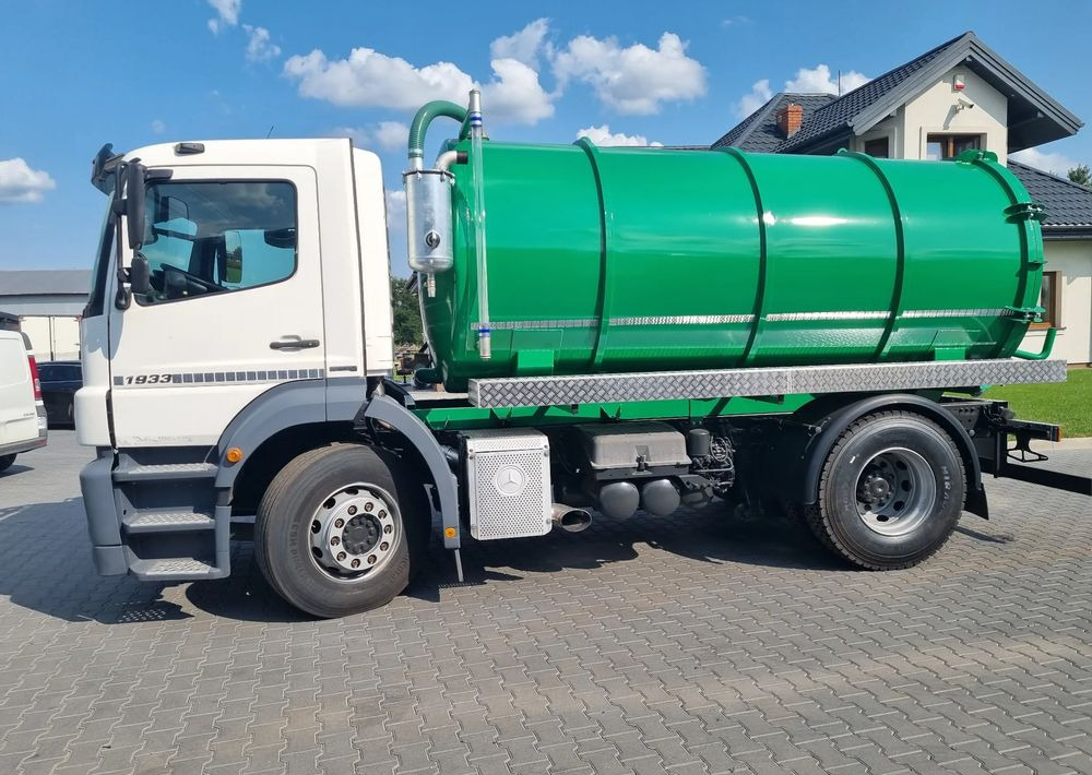 Mercedes-Benz Axor 1829 1833 - Caminhão de lixo: foto 3 Mercedes-Benz Axor 1829 1833 - Caminhão de lixo: foto 3