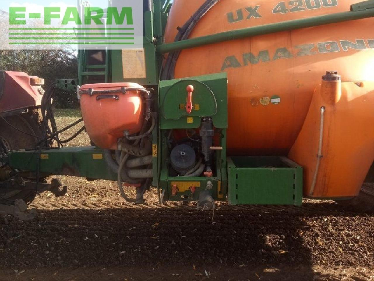Amazone ux 4200 - Pulverizador de arrastar: foto 5 Amazone ux 4200 - Pulverizador de arrastar: foto 5