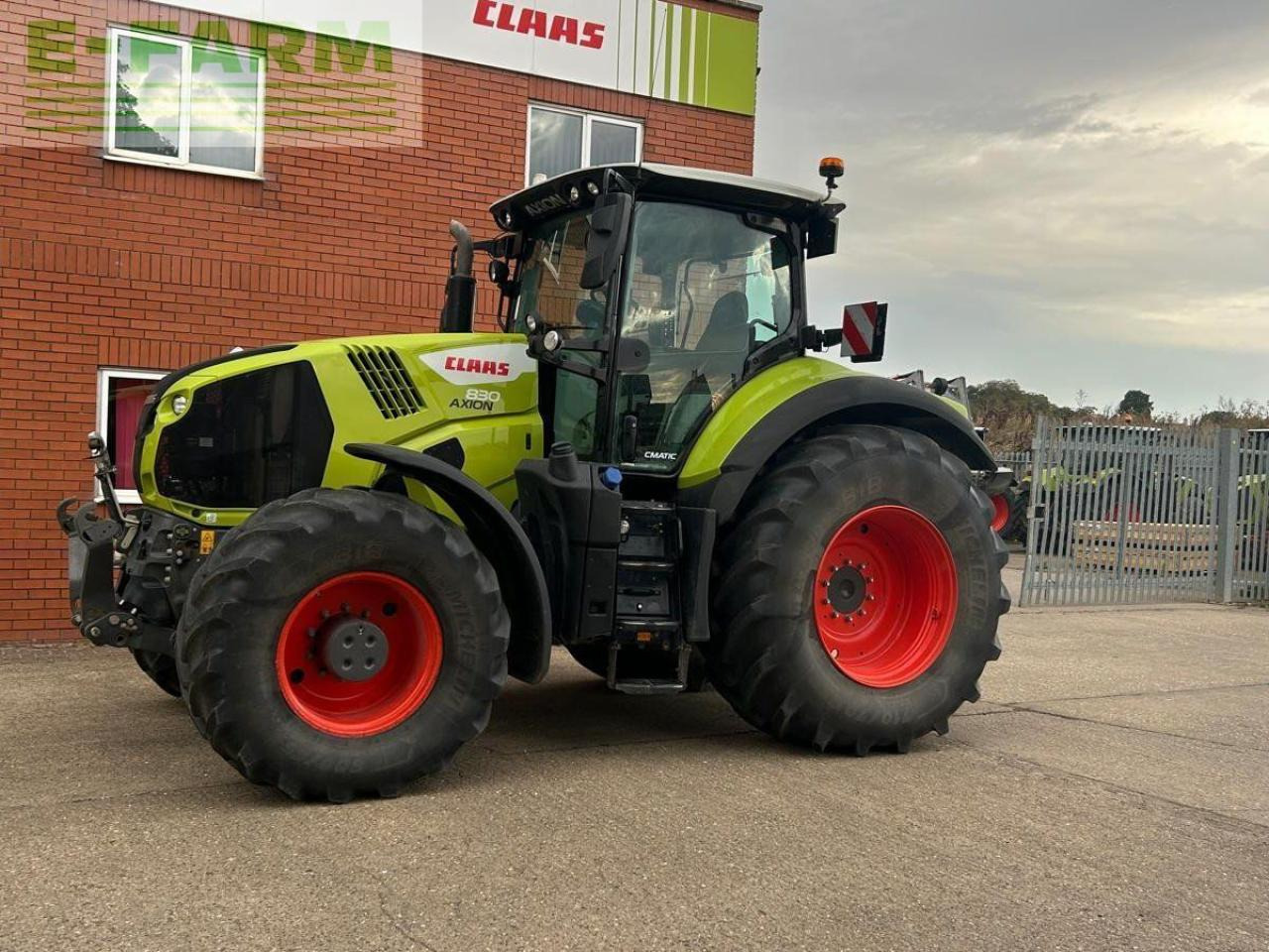 CLAAS AXION 830 - Trator: foto 3 CLAAS AXION 830 - Trator: foto 3