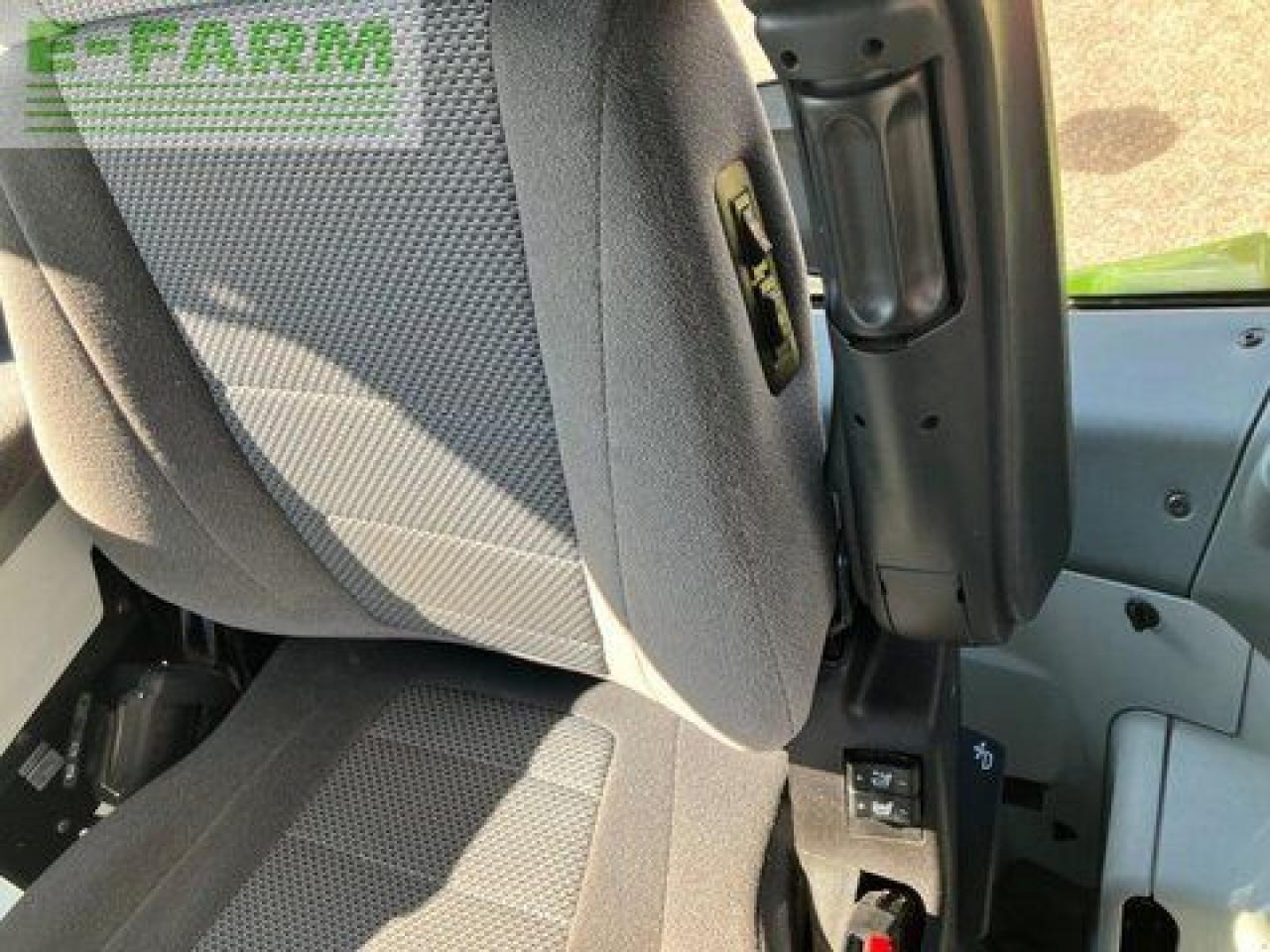 Trator CLAAS arion 660 cmatic cebis CMATIC CEBIS: foto 27 Trator CLAAS arion 660 cmatic cebis CMATIC CEBIS: foto 27