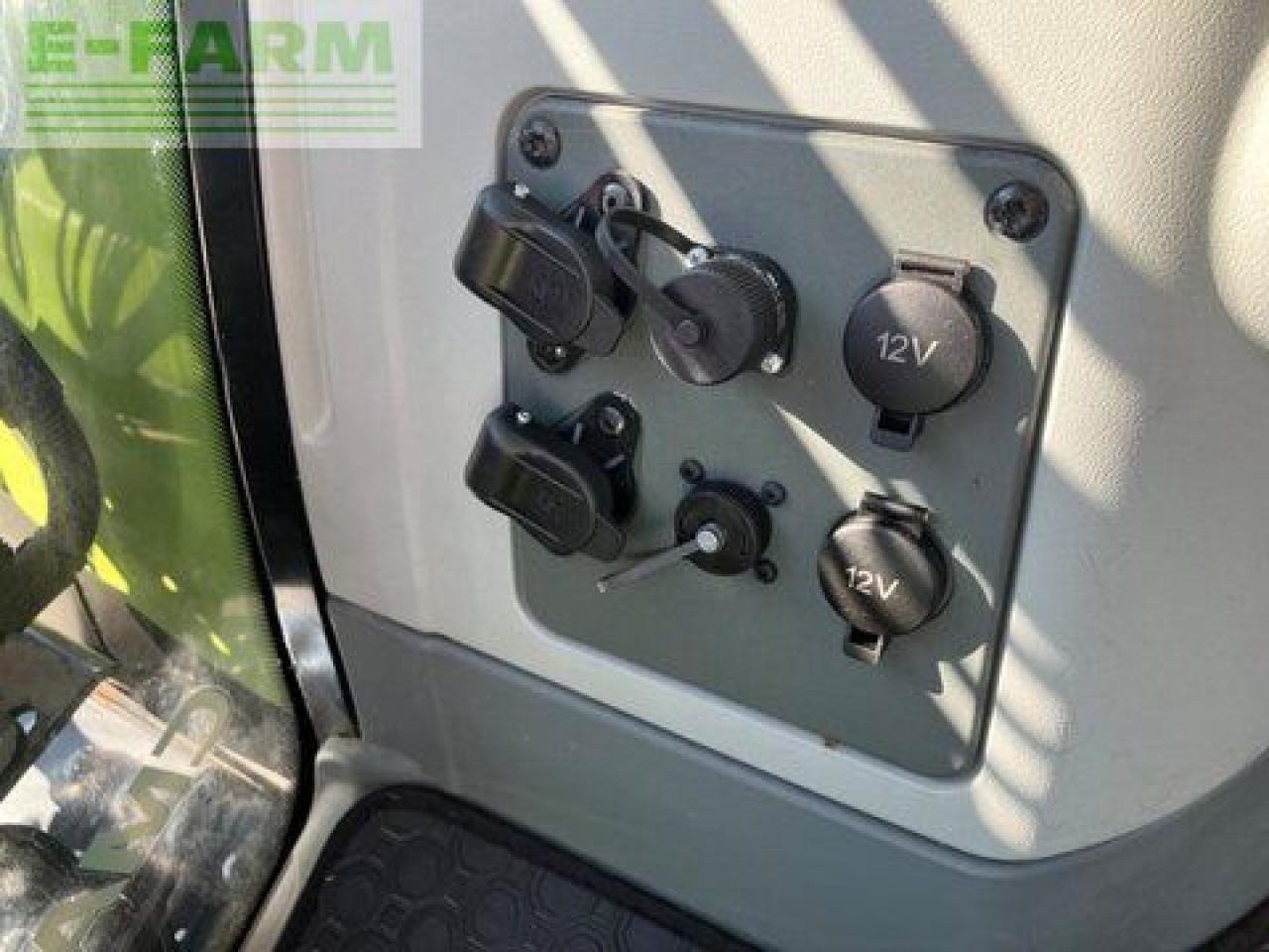 Trator CLAAS arion 660 cmatic cebis CMATIC CEBIS: foto 29 Trator CLAAS arion 660 cmatic cebis CMATIC CEBIS: foto 29