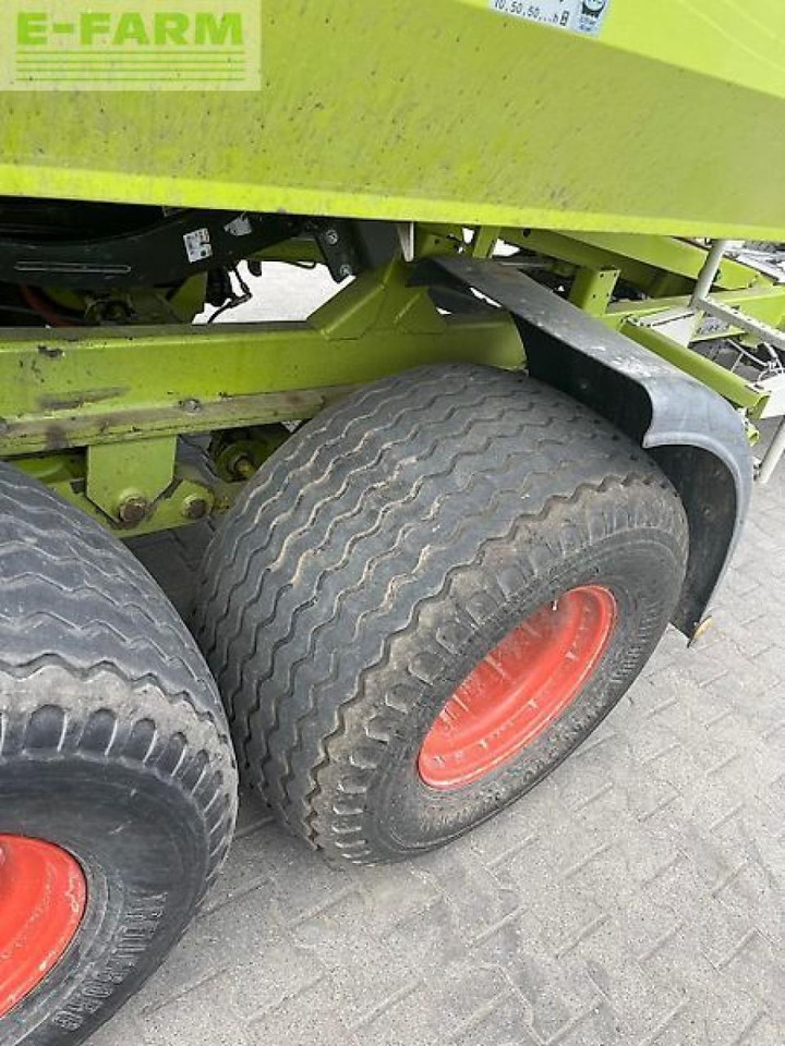 Enfardadeira de fardos quadrados CLAAS quadrant 2200 rc: foto 7