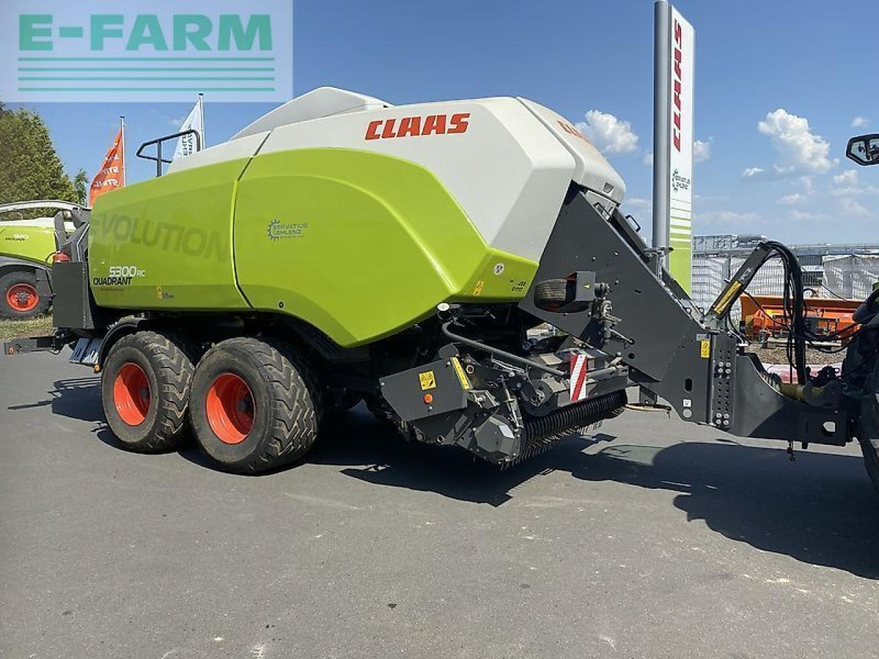 CLAAS quadrant 5300 rc evolution einsatzbereit geringe ballenzahl - Enfardadeira de fardos quadrados: foto 1 CLAAS quadrant 5300 rc evolution einsatzbereit geringe ballenzahl - Enfardadeira de fardos quadrados: foto 1