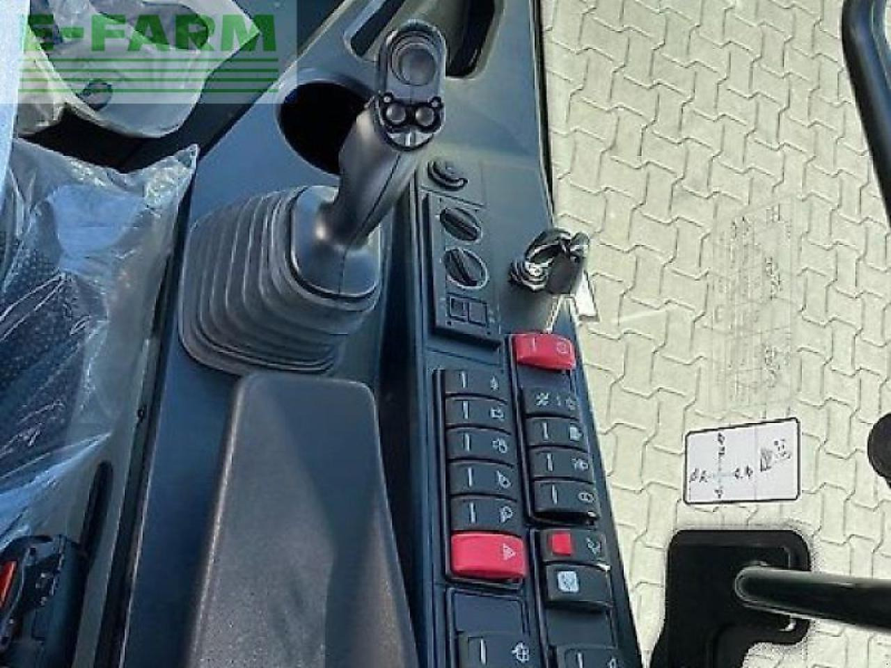 Mini escavadeira CLAAS torion 535: foto 12