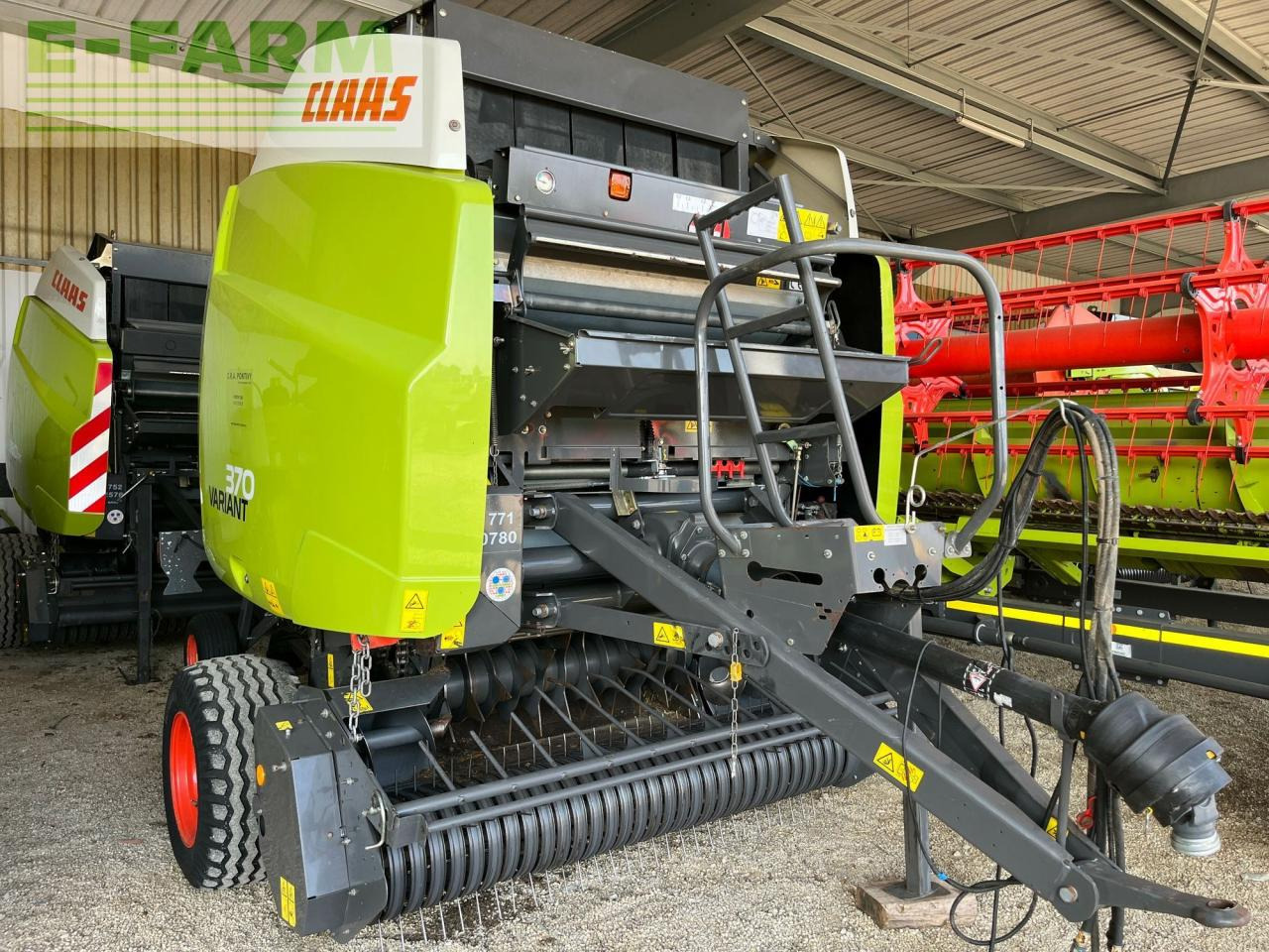 CLAAS variant 370 rf - Enfardadeira de fardos quadrados: foto 1 CLAAS variant 370 rf - Enfardadeira de fardos quadrados: foto 1