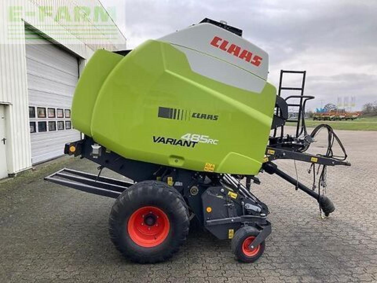 Enfardadeira de fardos quadrados CLAAS variant 485 rc: foto 6