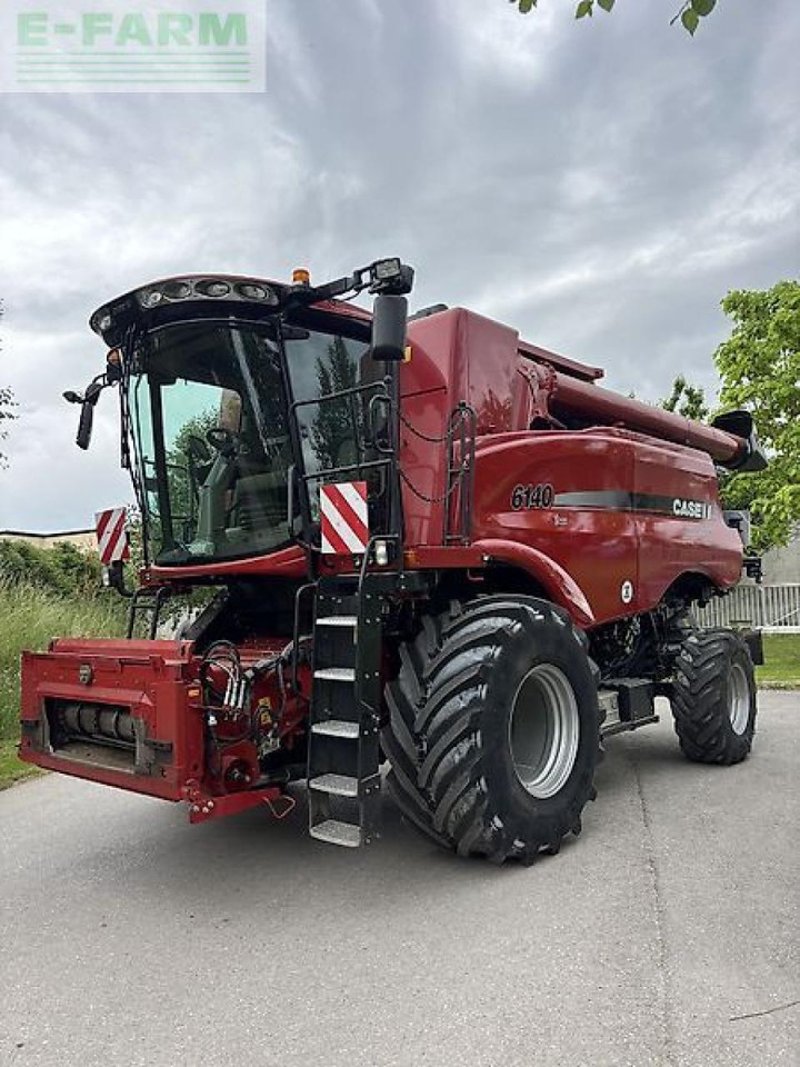 Case-IH axial-flow 6140 - Ceifeira debulhadora: foto 1 Case-IH axial-flow 6140 - Ceifeira debulhadora: foto 1