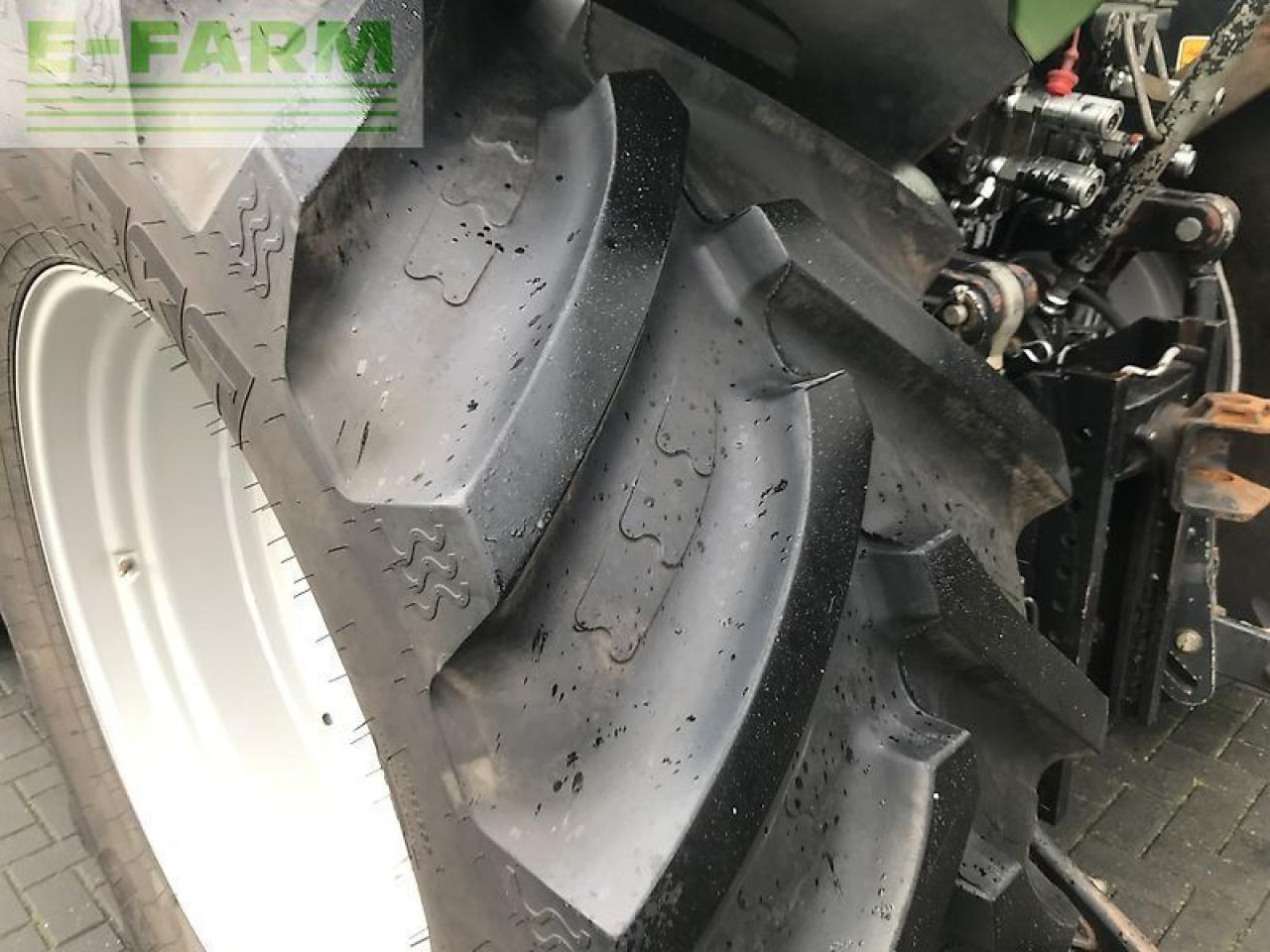 Trator Deutz-Fahr deutz agrotron ttv430 met brede wielen: foto 16 Trator Deutz-Fahr deutz agrotron ttv430 met brede wielen: foto 16