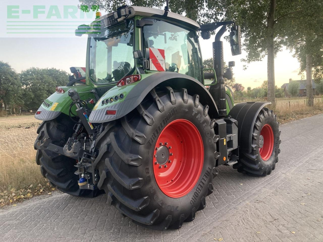 Fendt 724 vario profi+ ProfiPlus - Trator: foto 4 Fendt 724 vario profi+ ProfiPlus - Trator: foto 4
