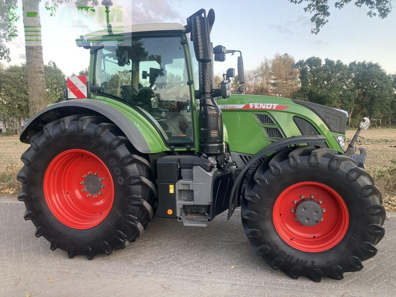 Fendt 724 vario profi+ ProfiPlus - Trator: foto 3 Fendt 724 vario profi+ ProfiPlus - Trator: foto 3