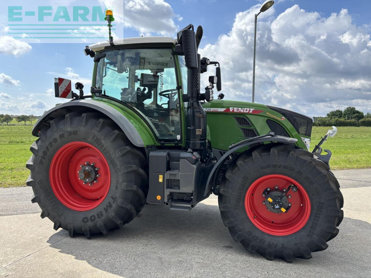 Fendt 724 vario profi+ ProfiPlus - Trator: foto 5 Fendt 724 vario profi+ ProfiPlus - Trator: foto 5