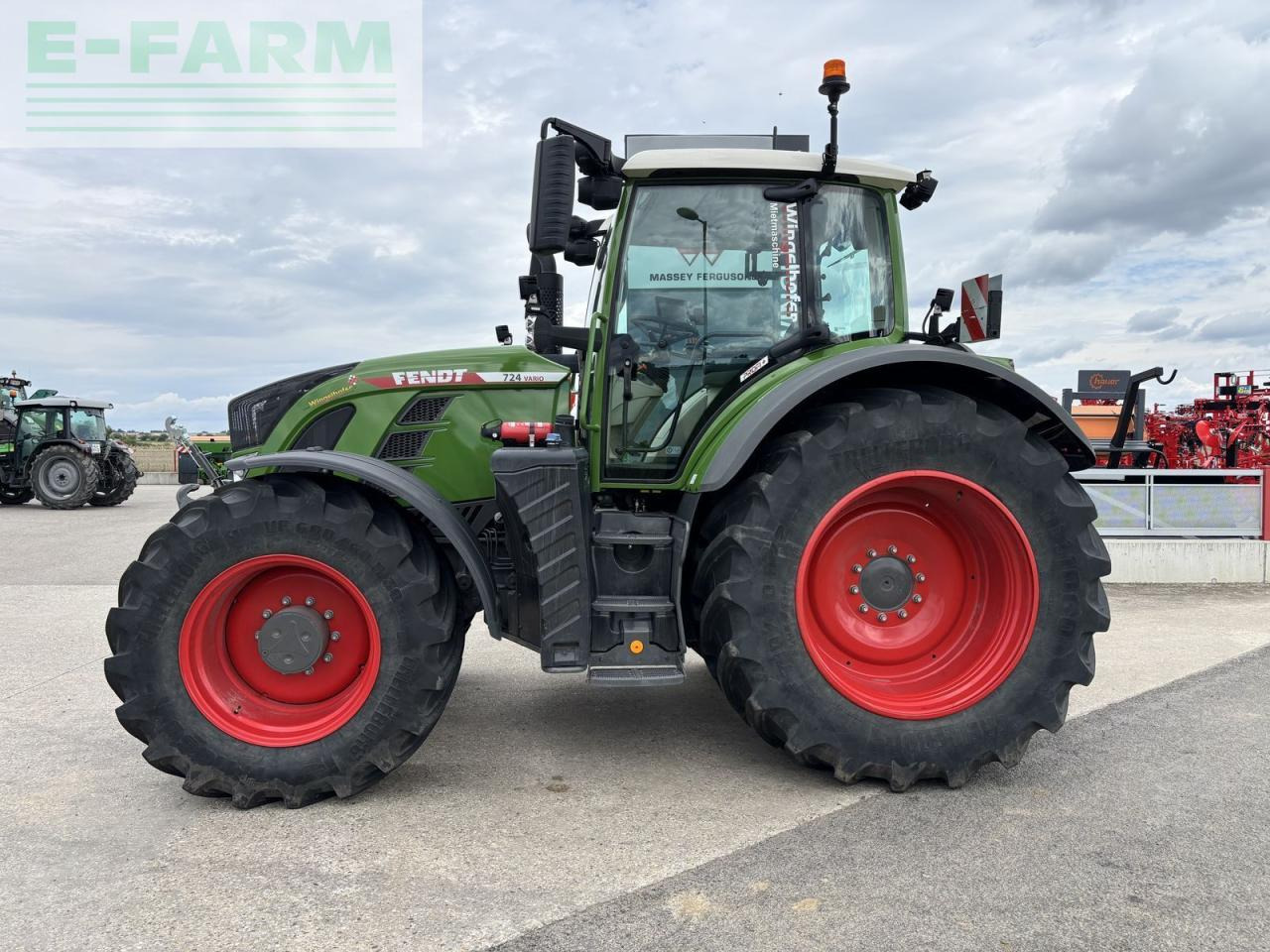 Fendt 724 vario profi+ ProfiPlus - Trator: foto 3 Fendt 724 vario profi+ ProfiPlus - Trator: foto 3