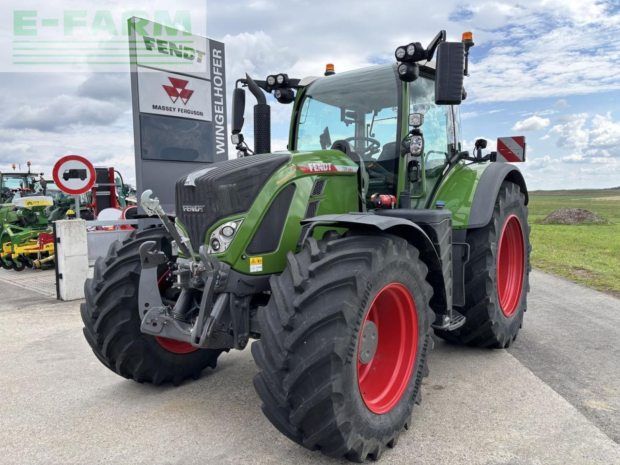 Fendt 724 vario profi+ ProfiPlus - Trator: foto 1 Fendt 724 vario profi+ ProfiPlus - Trator: foto 1