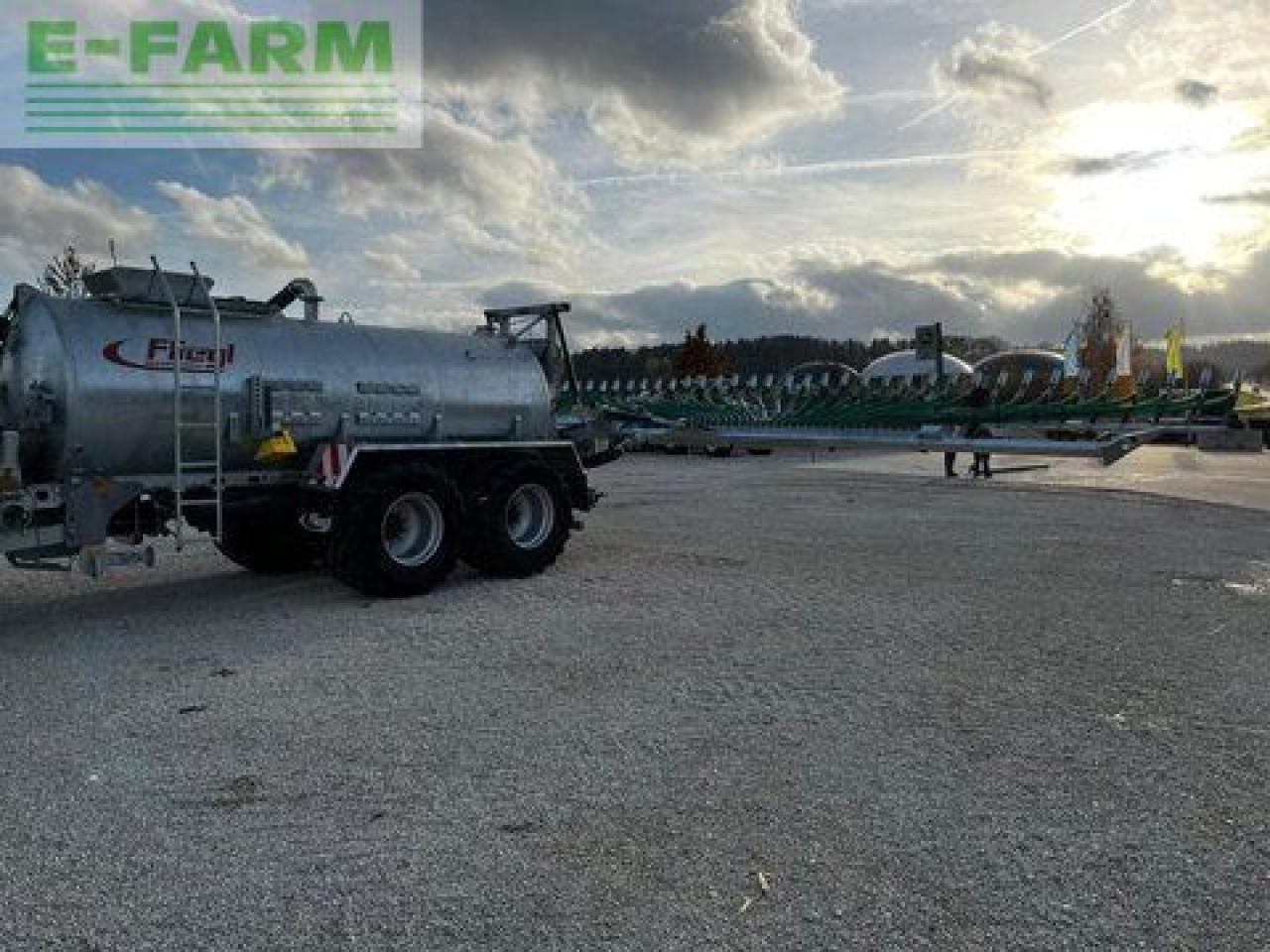 Fliegl pfw 12000 maxx-line - Cisterna de chorume: foto 2 Fliegl pfw 12000 maxx-line - Cisterna de chorume: foto 2