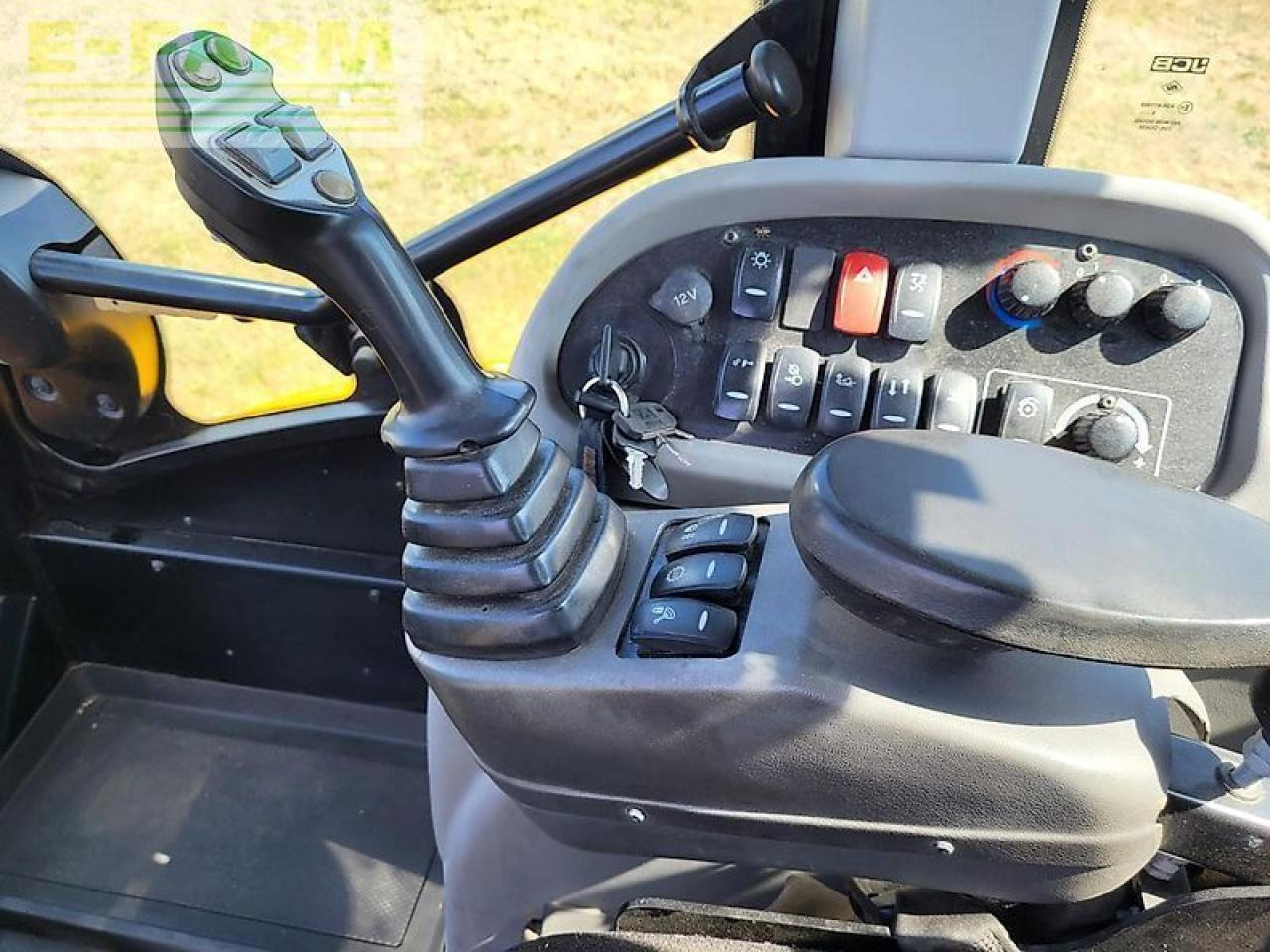 Mini escavadeira JCB tm 320s: foto 10