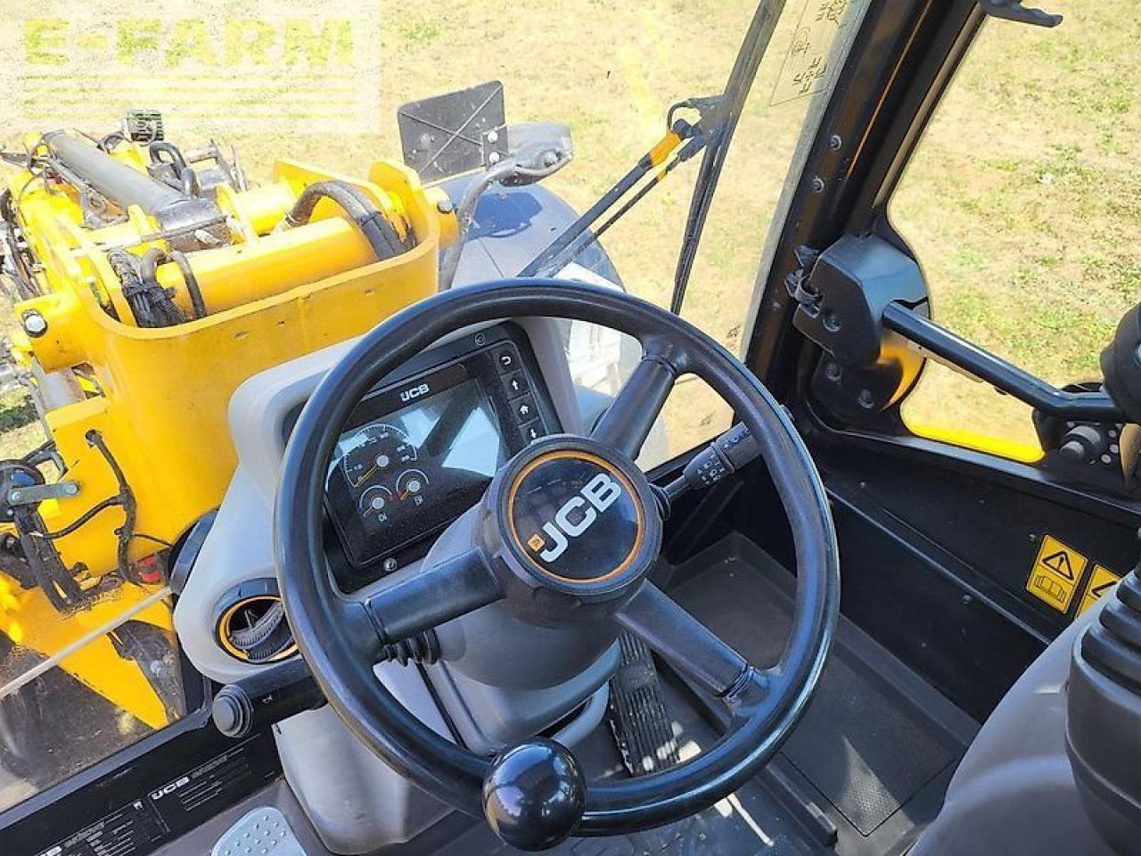 Mini escavadeira JCB tm 320s: foto 9
