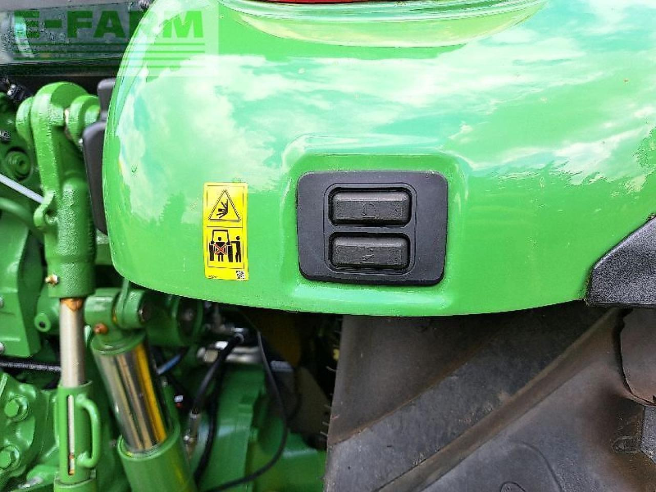 Trator John Deere 5100m: foto 8