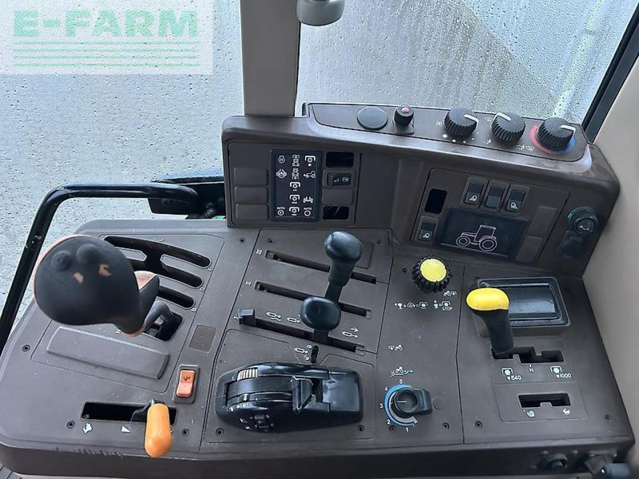 John Deere 6110 - Trator: foto 3 John Deere 6110 - Trator: foto 3