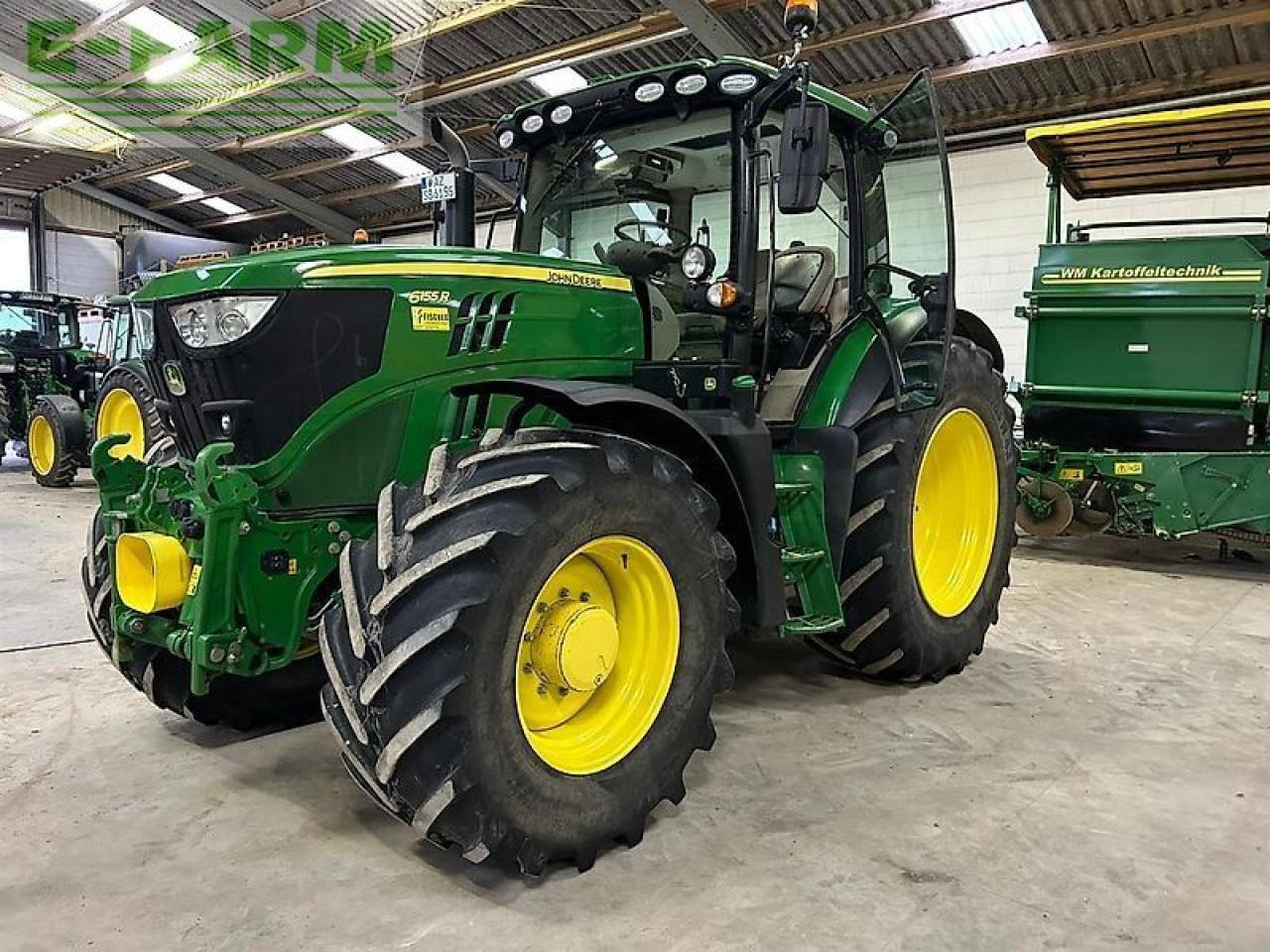 John Deere 6155r ap40 - Trator: foto 1 John Deere 6155r ap40 - Trator: foto 1