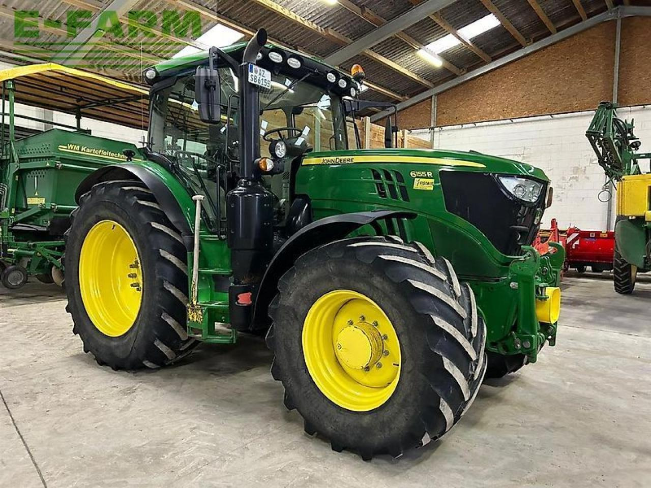 John Deere 6155r ap40 - Trator: foto 2 John Deere 6155r ap40 - Trator: foto 2