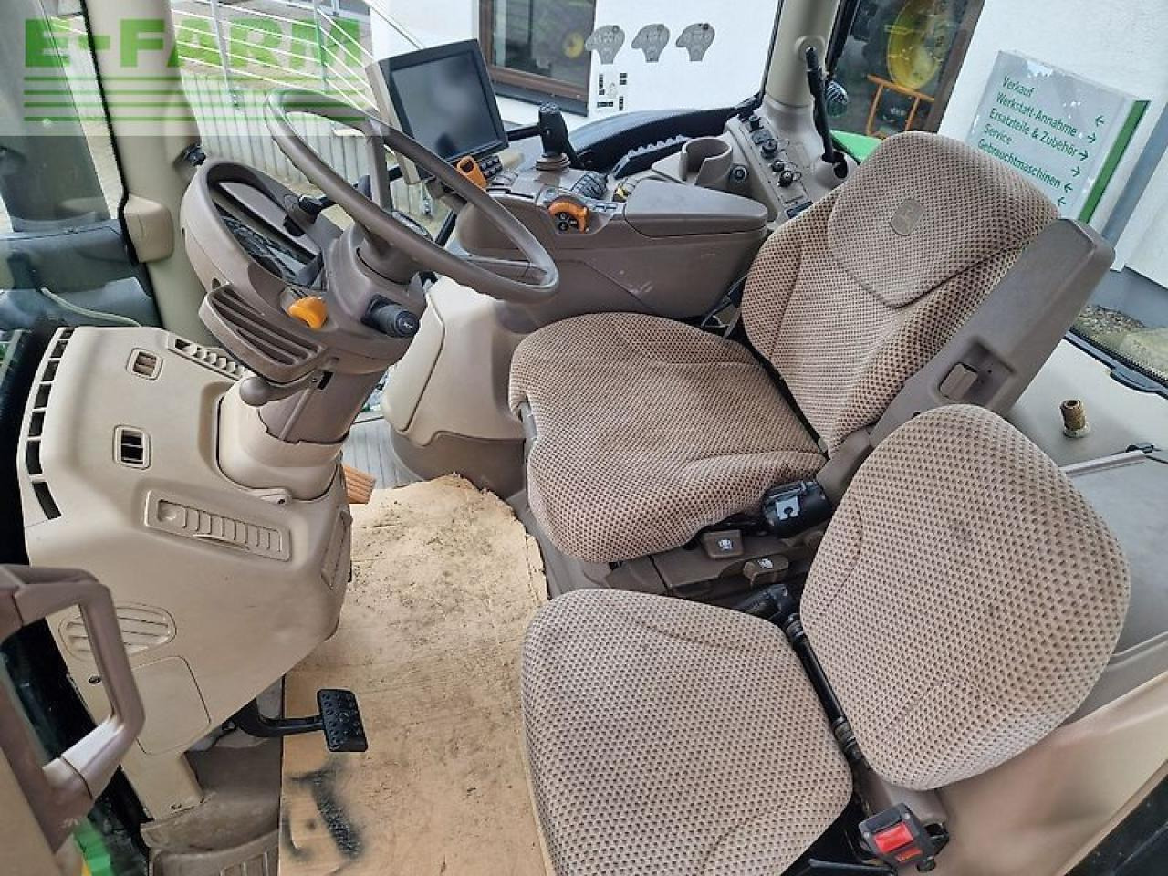 Trator John Deere 6215r: foto 12 Trator John Deere 6215r: foto 12