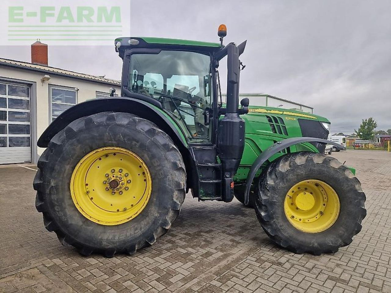 Trator John Deere 6215r: foto 6 Trator John Deere 6215r: foto 6
