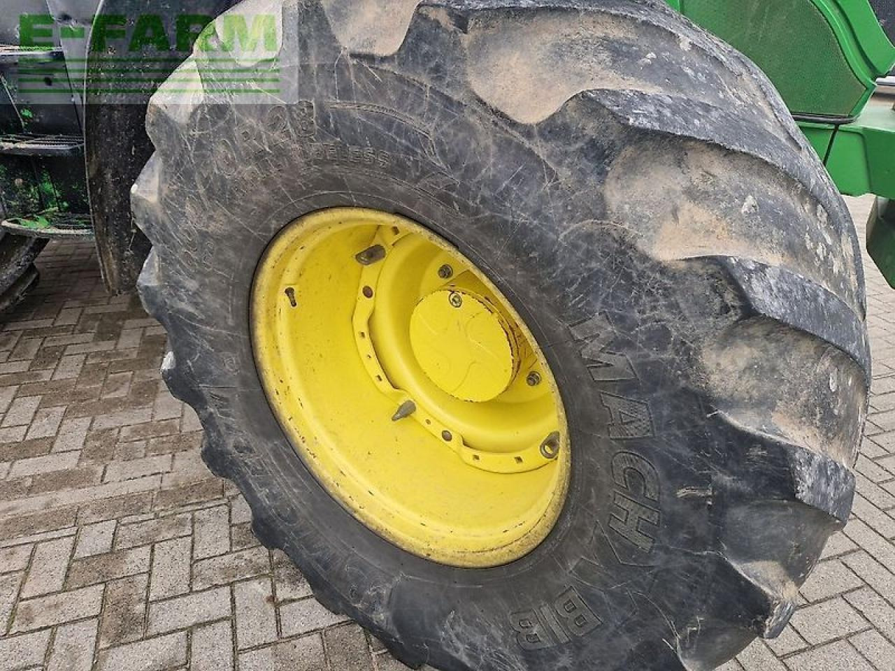 Trator John Deere 6215r: foto 8 Trator John Deere 6215r: foto 8