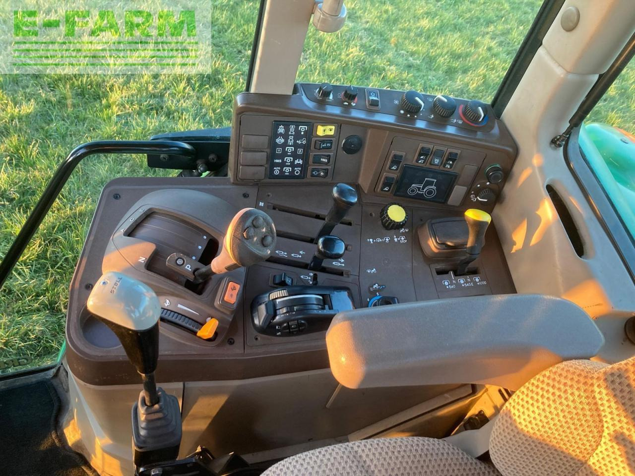 John Deere 6320 autoquad eco-shift - Trator: foto 5 John Deere 6320 autoquad eco-shift - Trator: foto 5