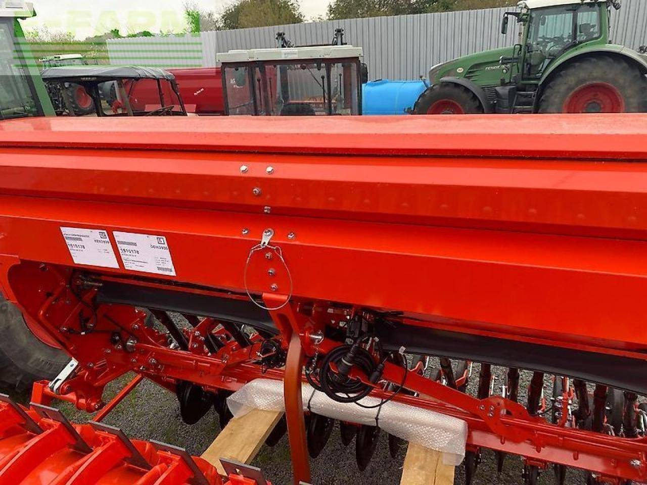 Kuhn kuhn kreiselegge hrb 303& drillmaschine sitera 330-20m - Semeadeira: foto 4 Kuhn kuhn kreiselegge hrb 303& drillmaschine sitera 330-20m - Semeadeira: foto 4