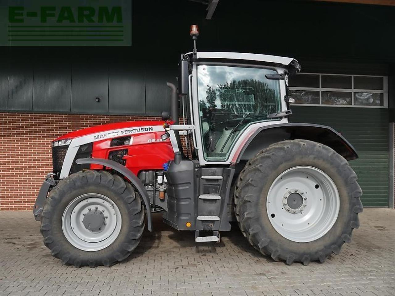 Massey Ferguson 8s.225 dyna-7 - Trator: foto 5 Massey Ferguson 8s.225 dyna-7 - Trator: foto 5