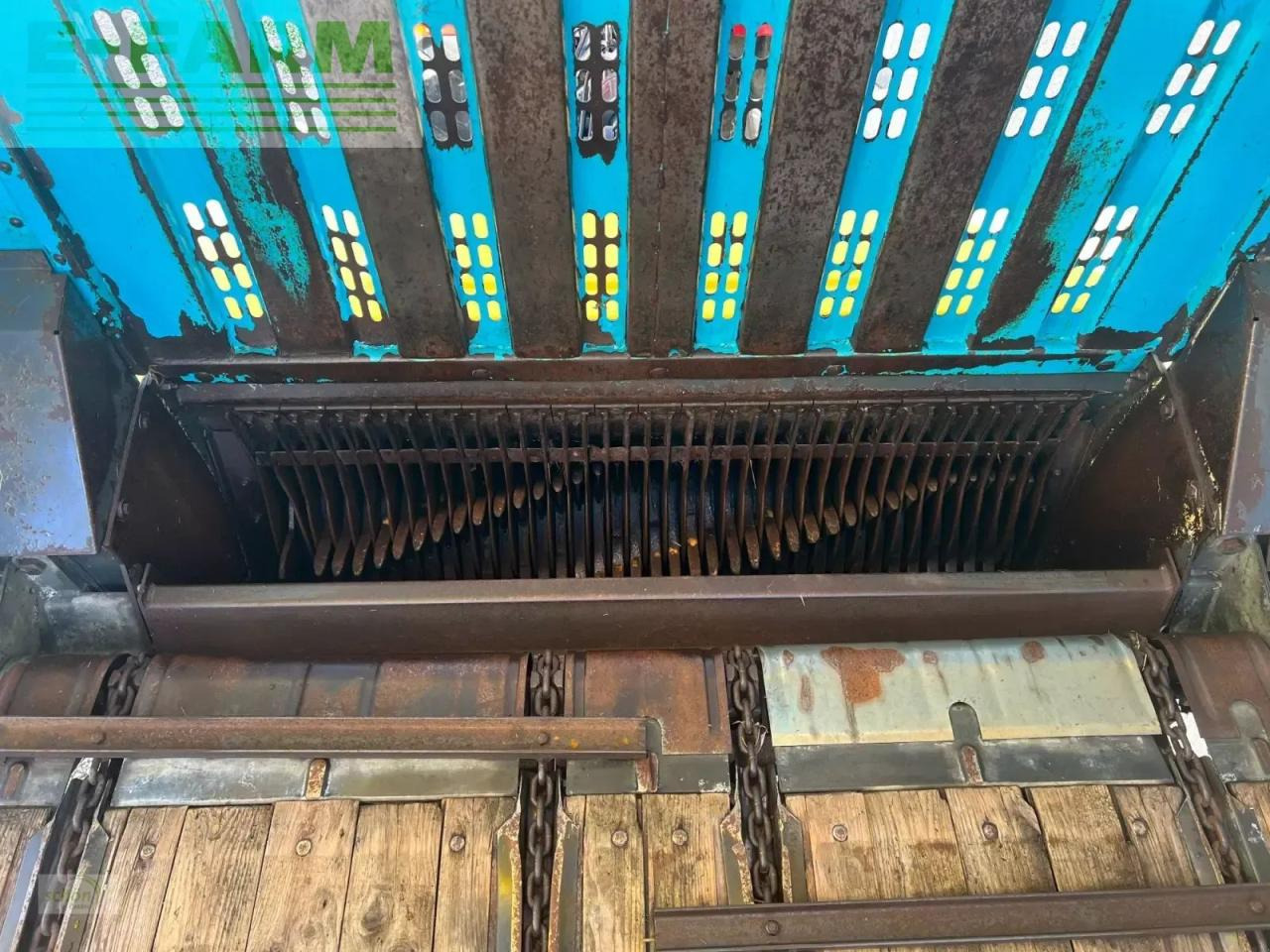 Autocarregadora Mengele rotobull 6000/2 mit 700/45-22,5 bereifung und nachlauflenkung: foto 29 Autocarregadora Mengele rotobull 6000/2 mit 700/45-22,5 bereifung und nachlauflenkung: foto 29