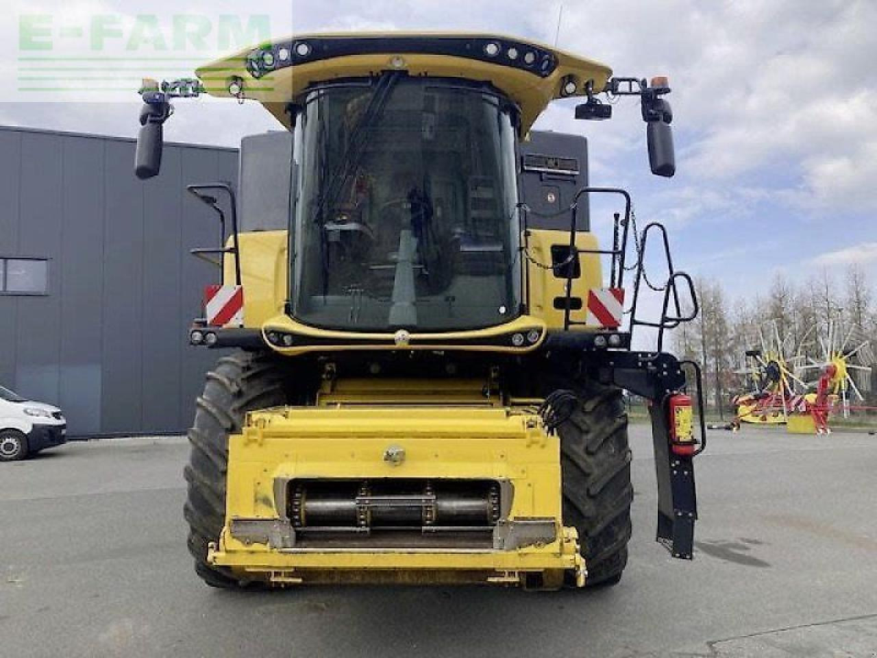 New Holland cr8.90 - Ceifeira debulhadora: foto 3 New Holland cr8.90 - Ceifeira debulhadora: foto 3