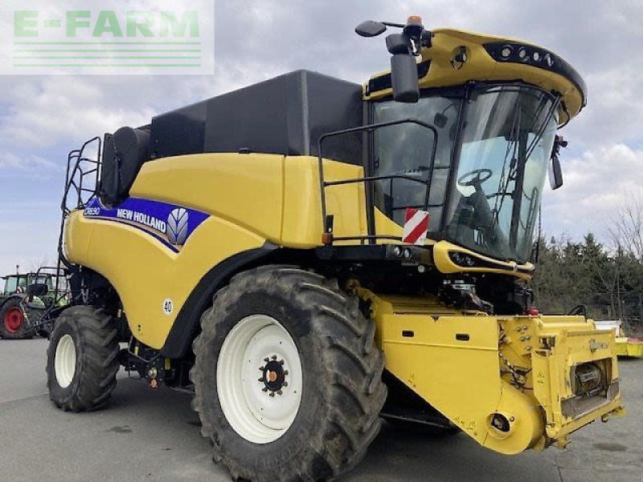 New Holland cr8.90 - Ceifeira debulhadora: foto 4 New Holland cr8.90 - Ceifeira debulhadora: foto 4